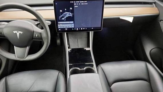 TESLA MODEL Y 2021 5YJYGDEE0MF120589 image
